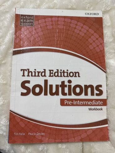 İngilis dili: Məhsul: Solutions Third Edition – Pre‑Intermediate Nəşriyyat: Oxford
