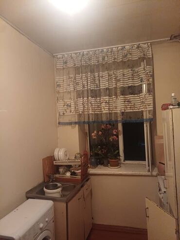 квартира в пишпеке: 2 комнаты, 43 м², 2 этаж, Косметический ремонт