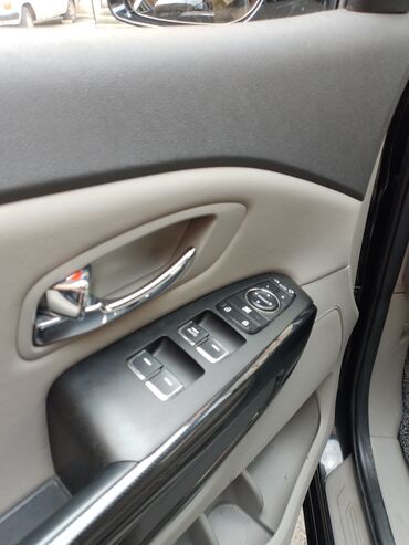 Kia: Kia Carnival / Grand Carnival miniven - Kuzov: qara rəng, geniş və — 7