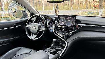 алтын жуугуч: Toyota Camry: 2022 г., 2.5 л, Вариатор, Гибрид, Седан — 7