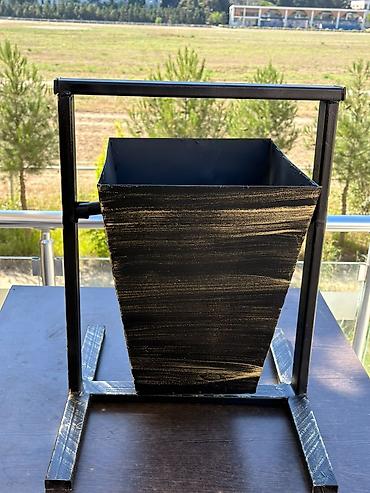 Tullantı qabları: Metaldan hazırlanmış küçə/zibil qutusu - Material: qalın metal təbəqə — 1