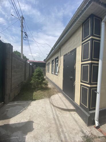 дом продаю кызыл аскер: 130 м², 4 комнаты, Свежий ремонт