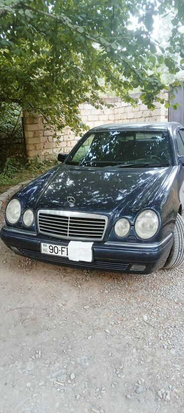 Mercedes-Benz: Mercedes-Benz 230: 2.2 l | Sedan — 4