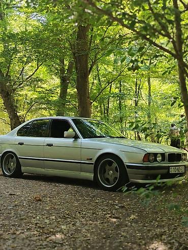 mercedes benz 2.2 diesel: BMW 5 series: 2.8 l | 1994 il Sedan — 1