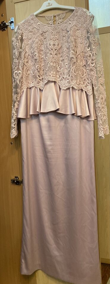 Платья: Вечернее платье, Классическое, Длинная модель, Сатин, С рукавами, Камни, XL (EU 42)