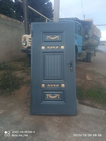 yapışqanlı divar kağızı: Salam aleykum her gure qapilarin resotkalarin pirillalarin munasib