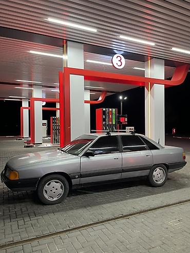 на 124: Audi 100: 1988 г., Механика, Бензин, Седан — 3