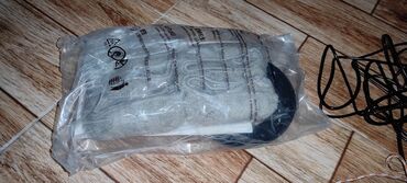 Maqnitli şüşə silən: Pəncərə təmizləmə roboti (automa­tik). İki dairəvi fırça/pad ilə şüşə — 8