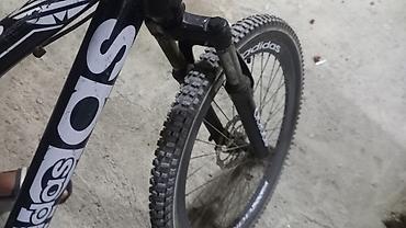 İdman velosipedləri: Velosiped – dağ tipli, 26" təkərli Xüsusiyyətlər: - Çərçivə — 4