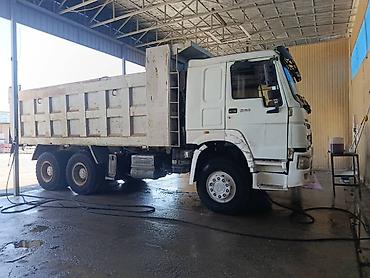 авто кран: Самосвал HOWO Sinotruk 6x4 - Колесная формула: 6x4 - Кабина — 5