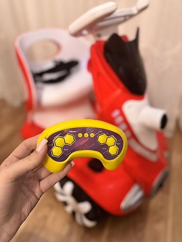 Uşaq üçün elektrik maşınları: Uşaq üçün elektrikli ride-on skuter - Rəng: qırmızı/ağ - — 3