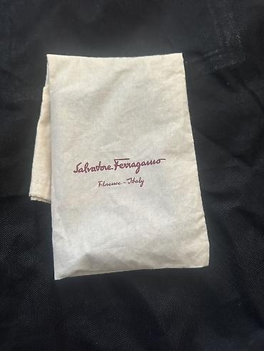 Хиджаб: Salvatore Ferragamo ipək yaylıq Limited Edition - Brend: Salvatore — 1