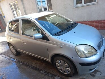 машина женская: Toyota Yaris: 2005 г., 1.3 л, Механика, Бензин, Хетчбек