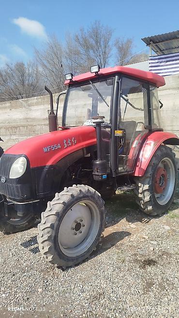 Тракторы Dongfanghong: Колёсные тракторы Dongfeng (серия LX/MF), красного цвета, с кабиной — 4