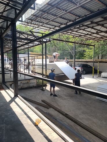 Фасадные сэндвич панели: Сэндвич‑панели с утеплителем (пенополистирол) Описание: - Трёхслойные — 10