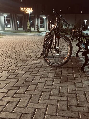 Şəhər velosipedləri: Yeni Şəhər velosipedi Adidas, 26", sürətlərin sayı: 32, Ünvandan götürmə