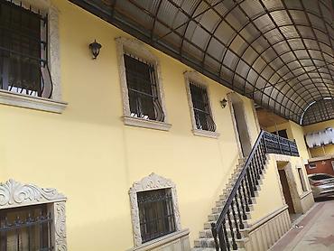 hovuzlu bağ evi: Ev satılır Sadıllıda iki mərtəbəlidir .Ev qoşa daşla tikilib — 3