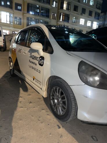фит 2013: Honda Fit: 2003 г., 1.5 л, Автомат, Бензин