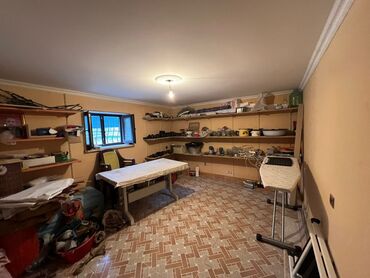 Həyət evləri və villaların satışı: Binəqədi qəs. 8 otaq, 250 kv. m, Yeni təmirli — 25