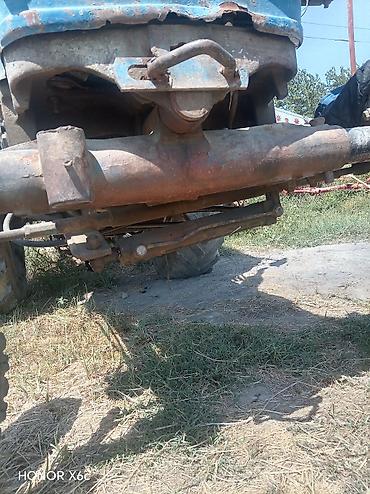 Traktorlar: Belarus MTZ-80 traktor - Kabinalı, dizel mühərrikli MTZ-80 - Öndən — 10