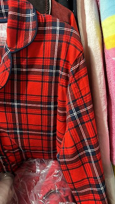 Другая мужская одежда: Мужские пижамы Мусжкие халаты Мужское термобелье Широкий ассортимент — 15