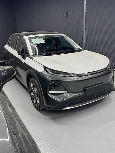 hongqi e hs3: Changan Qiyuan Q05: 2026 г., 1.5 л, Вариатор, Электромобиль, Универсал — 1