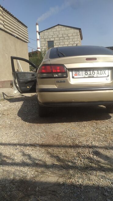крыло мазда 626: Mazda 626: 1997 г., 2 л, Механика, Хэтчбэк