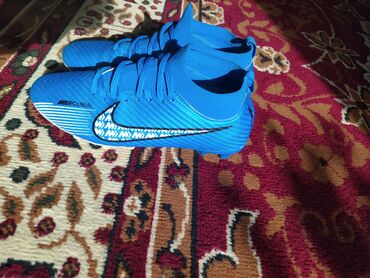 Бутсы: Футбольный бутсы- Nike Mercurial размер:37-38 состояние отлично (не