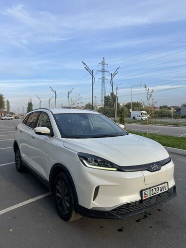 газ 3 поколения: Weltmeister EX5, 2021 г., 147000 км, В наличии