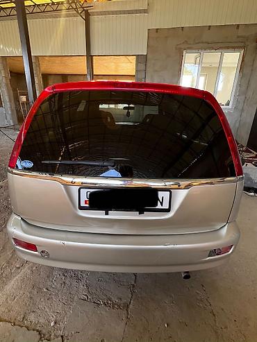 зл: Honda Stream: 2003 г., 1.7 л, Автомат, Бензин, Вэн/Минивэн — 5