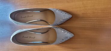 Salonke: Salonke, Zara, 39 — 6