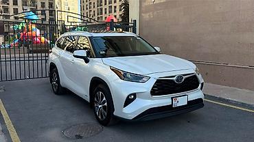 Toyota: Toyota Highlander: 2022 г., 2.5 л, Вариатор, Гибрид, Кроссовер — 3