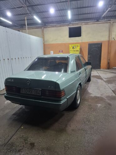 Mercedes-Benz: Mercedes-Benz 190 (W201): 2 l | 1991 il Sedan — 8