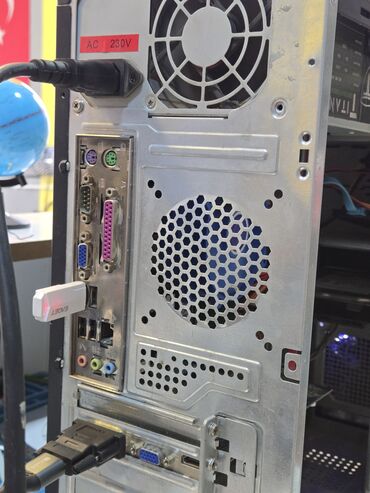 Masaüstü kompüterlər və iş stansiyaları: Masaüstü kompüter – QORI korpus Salam kasa tek satılır, monitor — 10