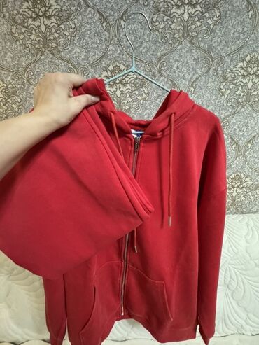 Толстовки: Двойка на молнии с капюшоном Описание: - Модель: худи на молнии с — 5