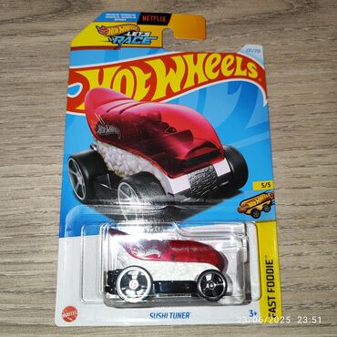 3d eyneklerin qiymeti: QİYMƏT------- 4.5 manat Hot wheels Sushi turner-FAST FOODİE Əlaqə