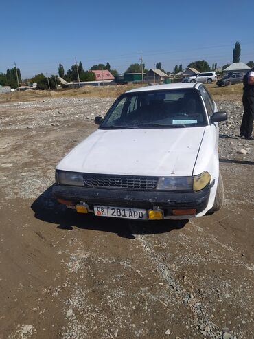 машина 124: Toyota Carina: 1990 г., 1.6 л, Механика, Бензин