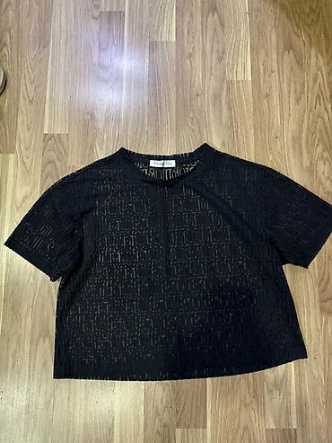 dior canta: - Rəng: qara
- Parça: nazik, yarı-şəffaf teksturalı material.
Yenidir — 2