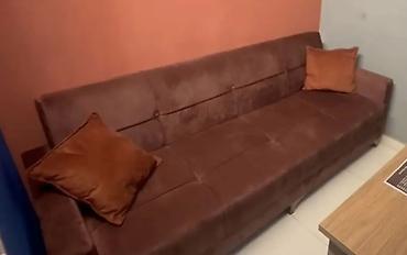 Qonaq otağı üçün rahat divan - Rəng: tünd qəhvəyi - Material: yumşaq