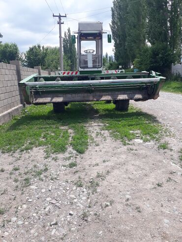 купить прицепной комбайн для уборки кукурузы в початках бу: Продаю ешка 302 хорошим рабочим состояние жатка шумахер