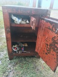 вешалка для одежды напольная: Demir sef yanmiyan sefdir qedmi sefdir kimese lazim olsa desin agir