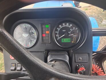 Traktorlar: Kənd təsərrüfatı üçün traktor və aqreqat komplekti - Traktor kabinli — 2