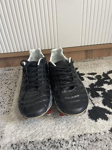 sg: Футбольные бутсы Umbro с металлическими шипами. Классическая модель — 2