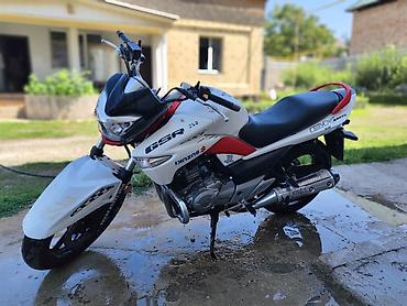 мото 300: Мотоцикл Suzuki GSR 250 (Inazuma) в стиле naked. Мотоцикл в хорошем — 6