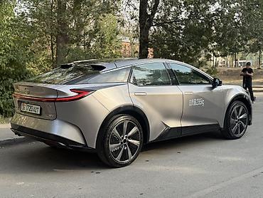 тойота электрокар: Toyota bZ5: 2026 г., Автомат, Электромобиль, Лифтбек — 4