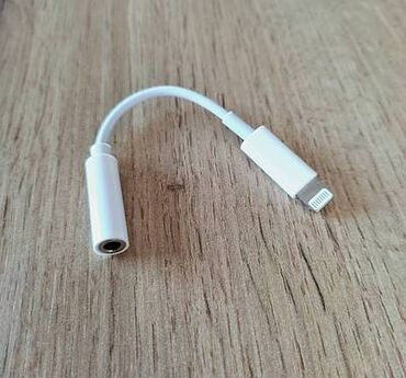 kablo: IPhone-a qulaqcıqlar qoşmaq üçün qısa USB-AUX kabel. Ünvan: Nizami