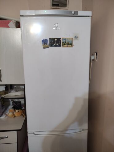 морозильная камера indesit: Холодильник Indesit, Б/у, Двухкамерный, 60 * 185 *