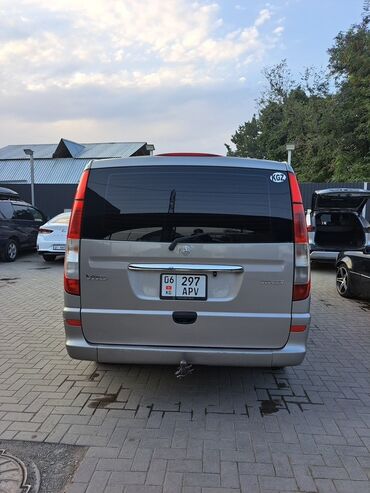 машина механика: Mercedes-Benz Vito: 2009 г., 2.2 л, Механика, Дизель, Минивэн