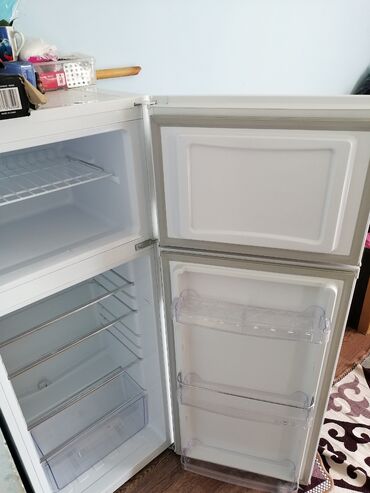 холодильник artel: Холодильник Artel, Б/у, Двухкамерный, 60 * 140 *