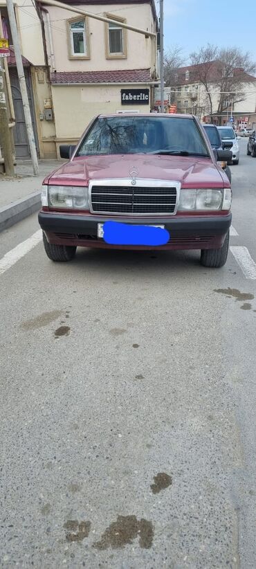 r18 mercedes: Mercedes-Benz 190: 2 l | 1990 il Sedan